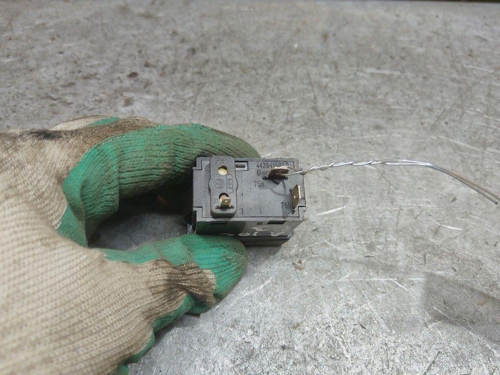 Кнопка подогрева заднего стекла 3HIBUN Audi 100 - Фото 4