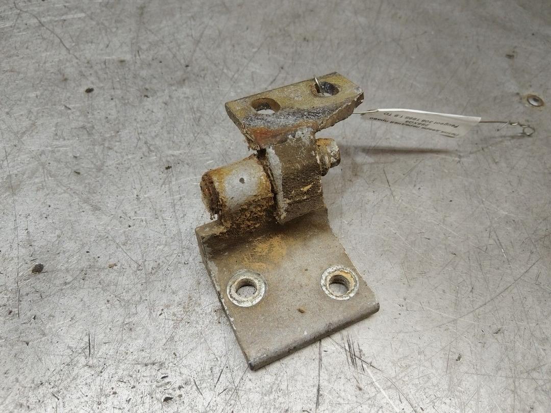 Петля двери передней правой 2S5XQ5 Peugeot 306 - Фото 2