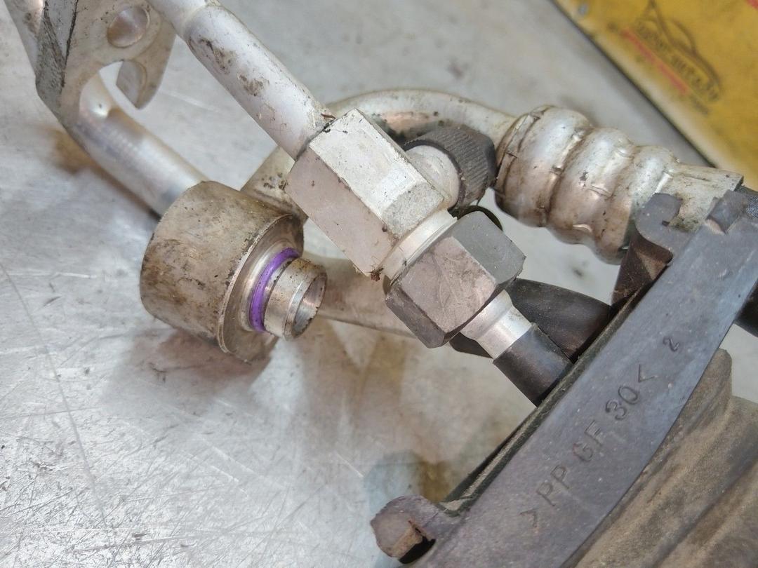 Трубка кондиционера HKX9MX Volkswagen Passat undefined