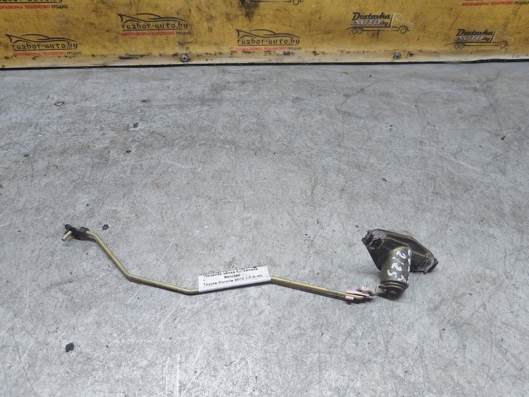 Личинка замка багажника RKH260 Toyota Corolla