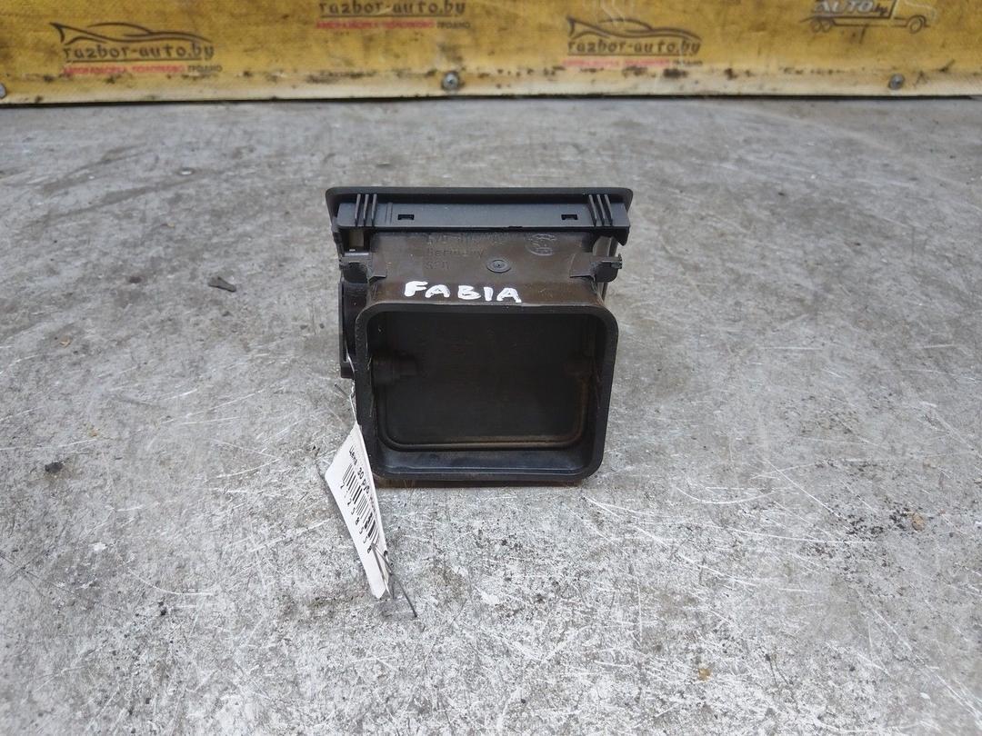 Дефлектор обдува салона QYX1I3 Skoda Fabia купить в магазине запчастей бу