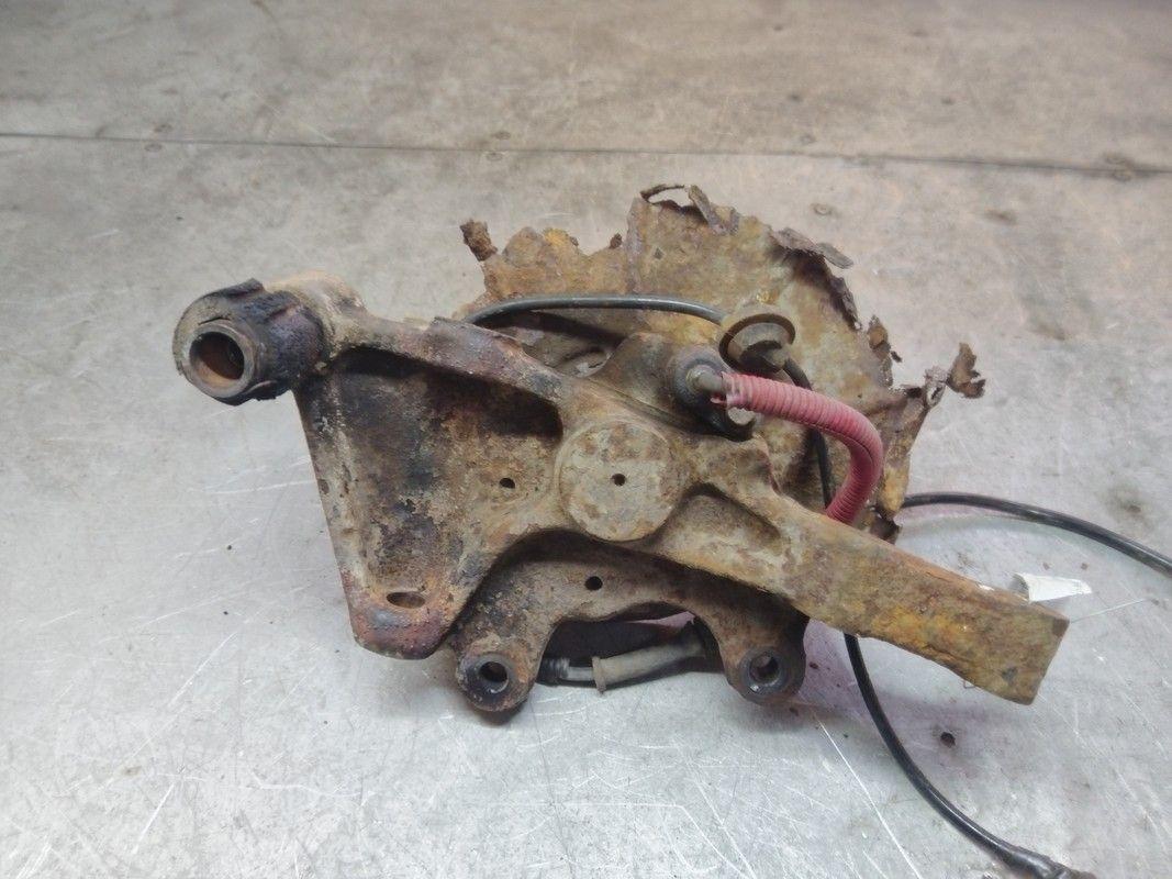 Кулак задний правый VM6V7E Kia Shuma купить