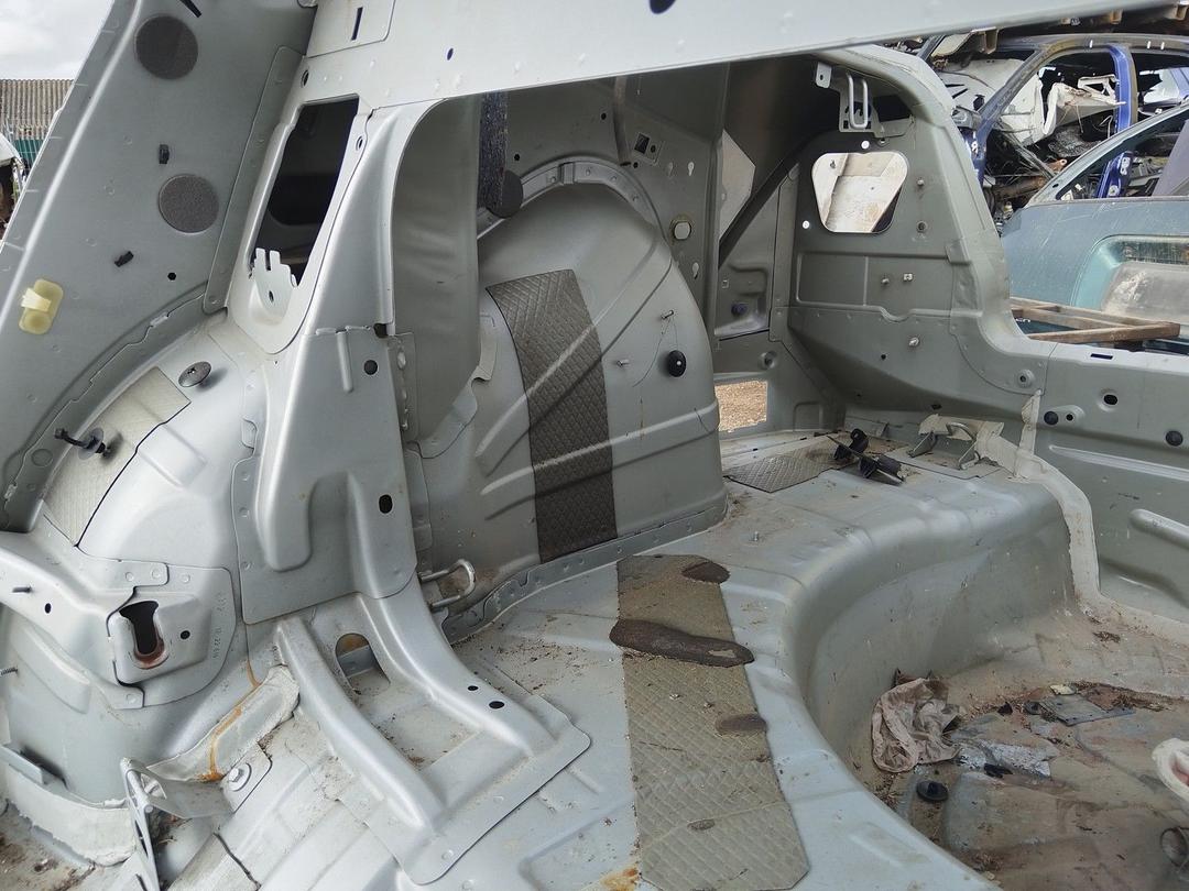 Крыло заднее правое YUX186 Saab 9-3 undefined