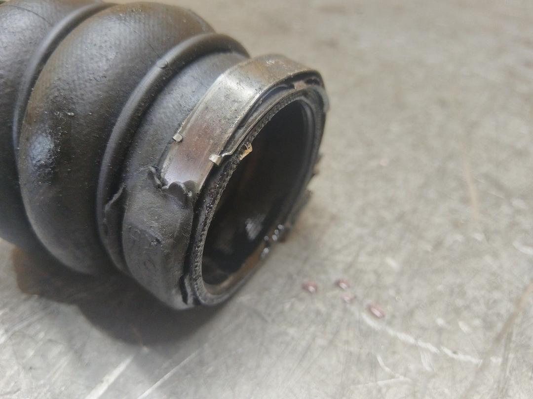 Подголовник HU99XC Alfa Romeo 147 купить с доставкой