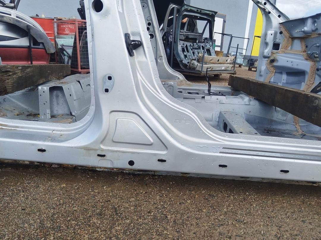 Стойка кузовная центральная правая JGL637 Volvo S40 - Фото 2