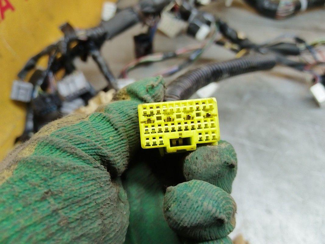 Проводка салона AQ2K7U Toyota Avensis Verso - Фото 4