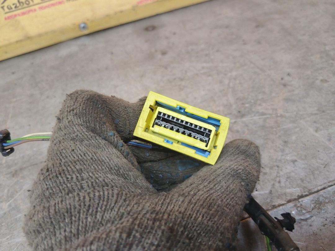 Проводка двери передней правой YKUXVY Citroen C5 купить на авторазборке