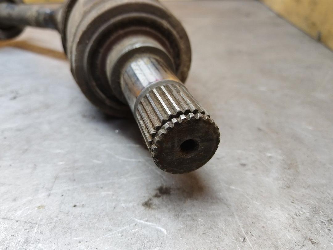 Полуось передняя левая (приводной вал, ШРУС) HC2D94 Honda Civic купить на авторазборке