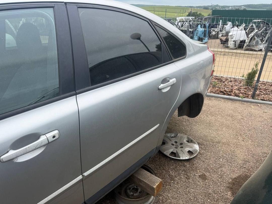 Молдинг стекла двери задней левой наружный ADOM7D Volvo S40 купить