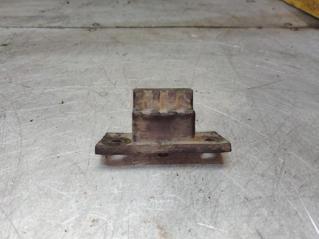 Отбойник крышки багажника BZO1NR Kia Sorento - Фото 4