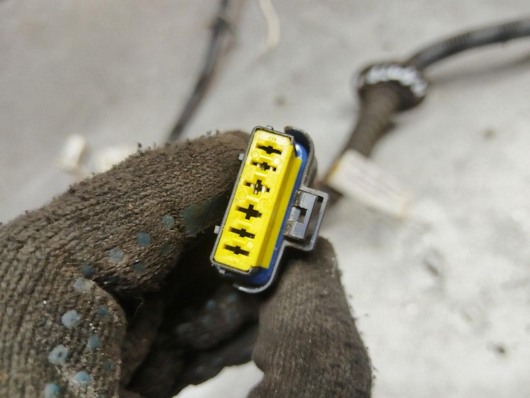 Проводка двери передней правой 7UR8M9 Nissan Note купить