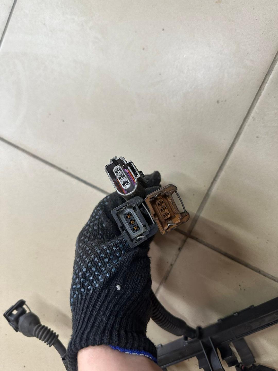 Проводка двигателя ZN0HH1 Audi A3 - Фото 4