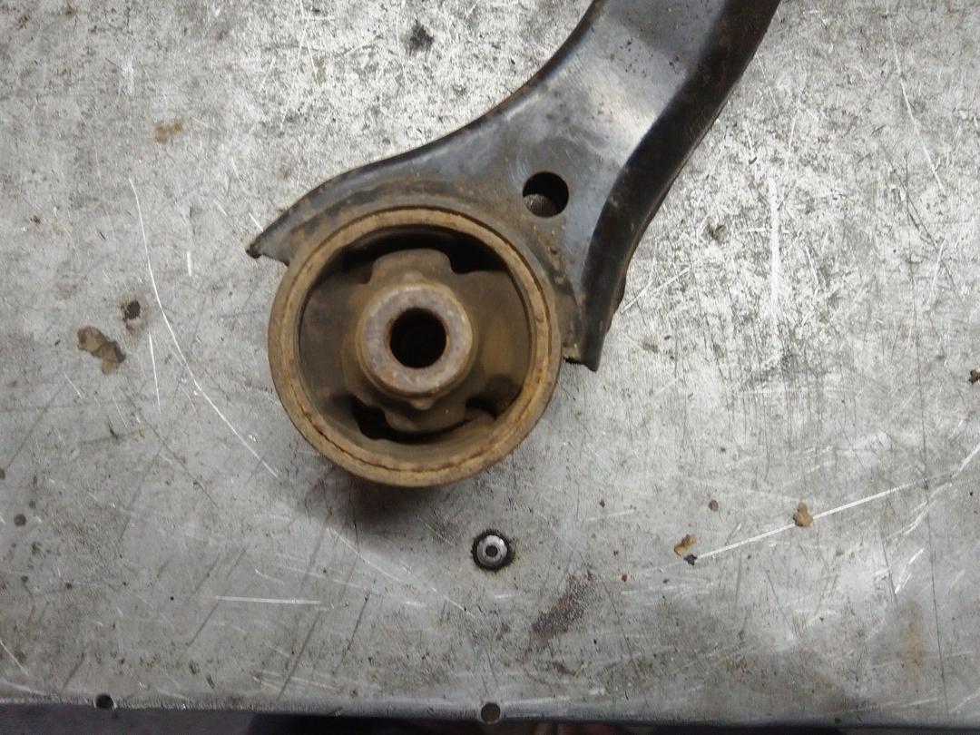 Рычаг передний правый 85912T Kia Sorento купить