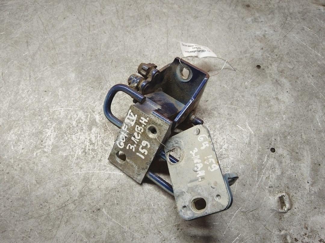 Петля двери задней левой FK9D5S Volkswagen Golf