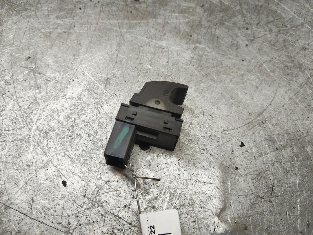 Кнопка стеклоподъемника заднего левого DXVRM6 Volkswagen Passat купить