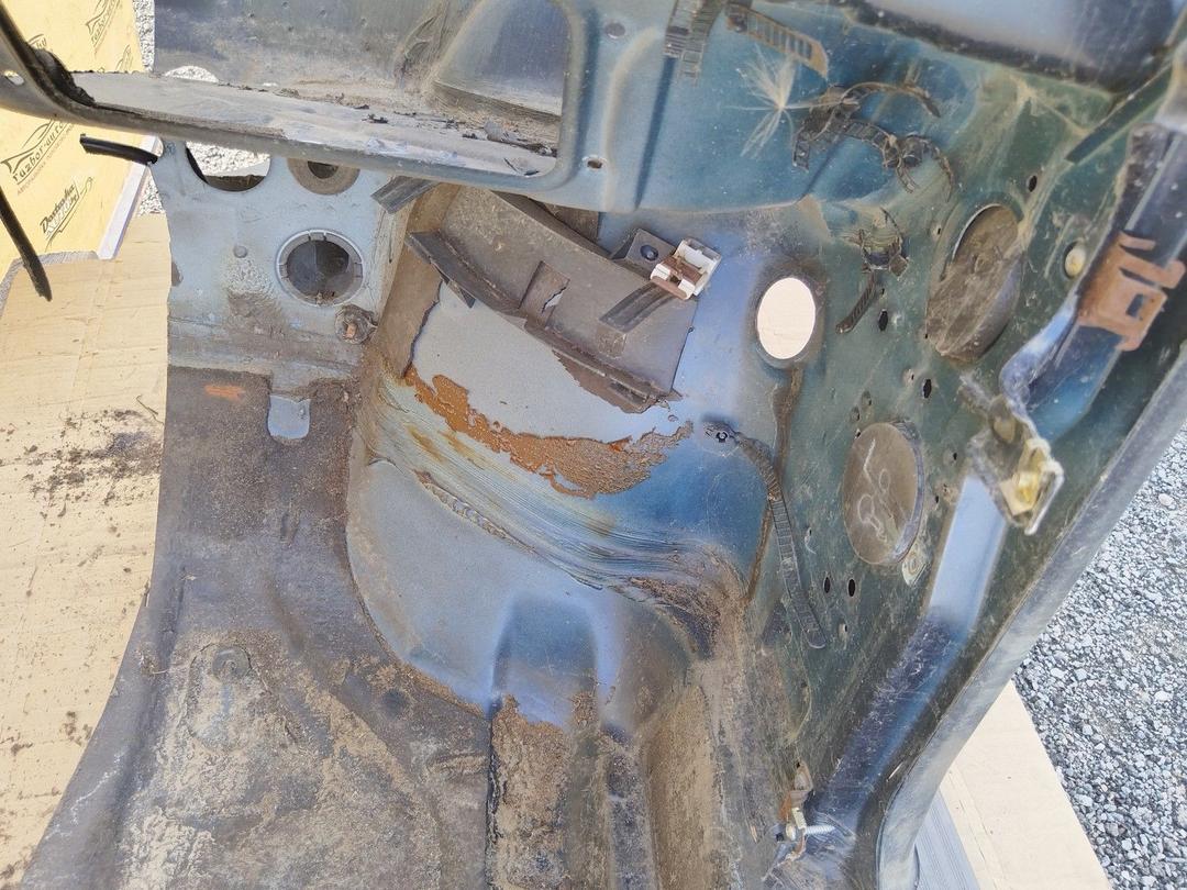 Лонжерон правый D73E00 Audi A6 купить с доставкой