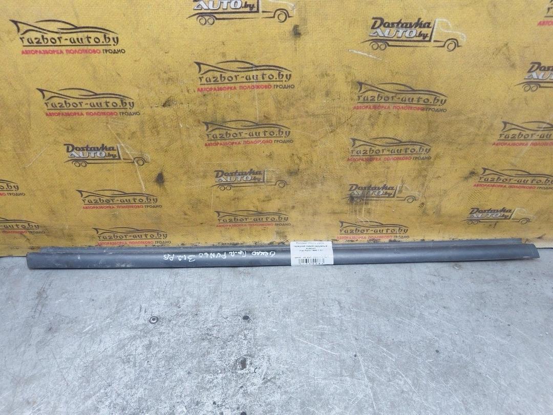 Молдинг стекла двери передней левой наружный AV9CKT Fiat Palio