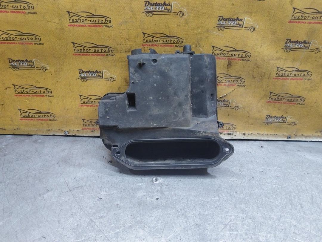 Короб предохранителей 0VV013 Audi A4 купить с доставкой