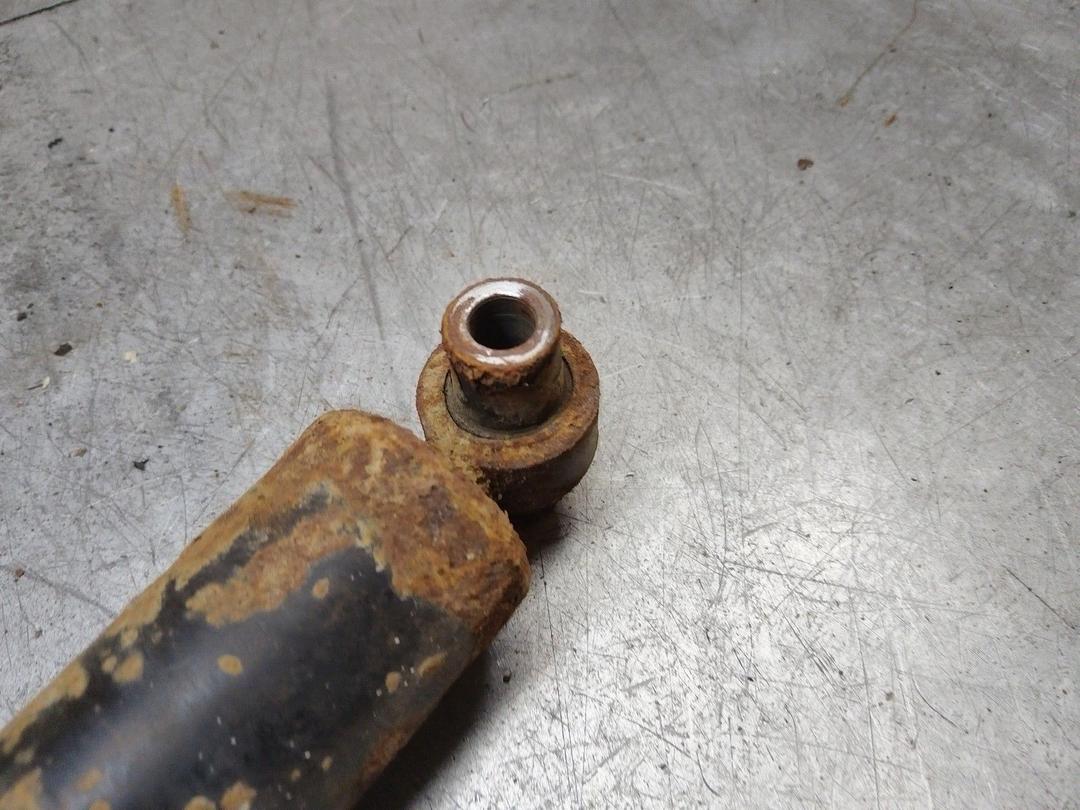 Амортизатор задний правый 37EMI1 Mazda 6 - Фото 3