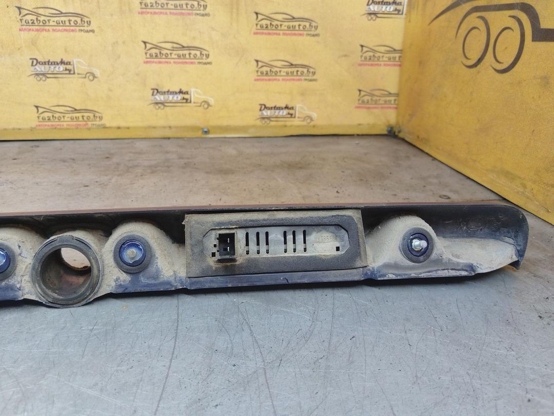 Накладка подсветки номера 49YR78 Opel Astra купить в магазине запчастей бу