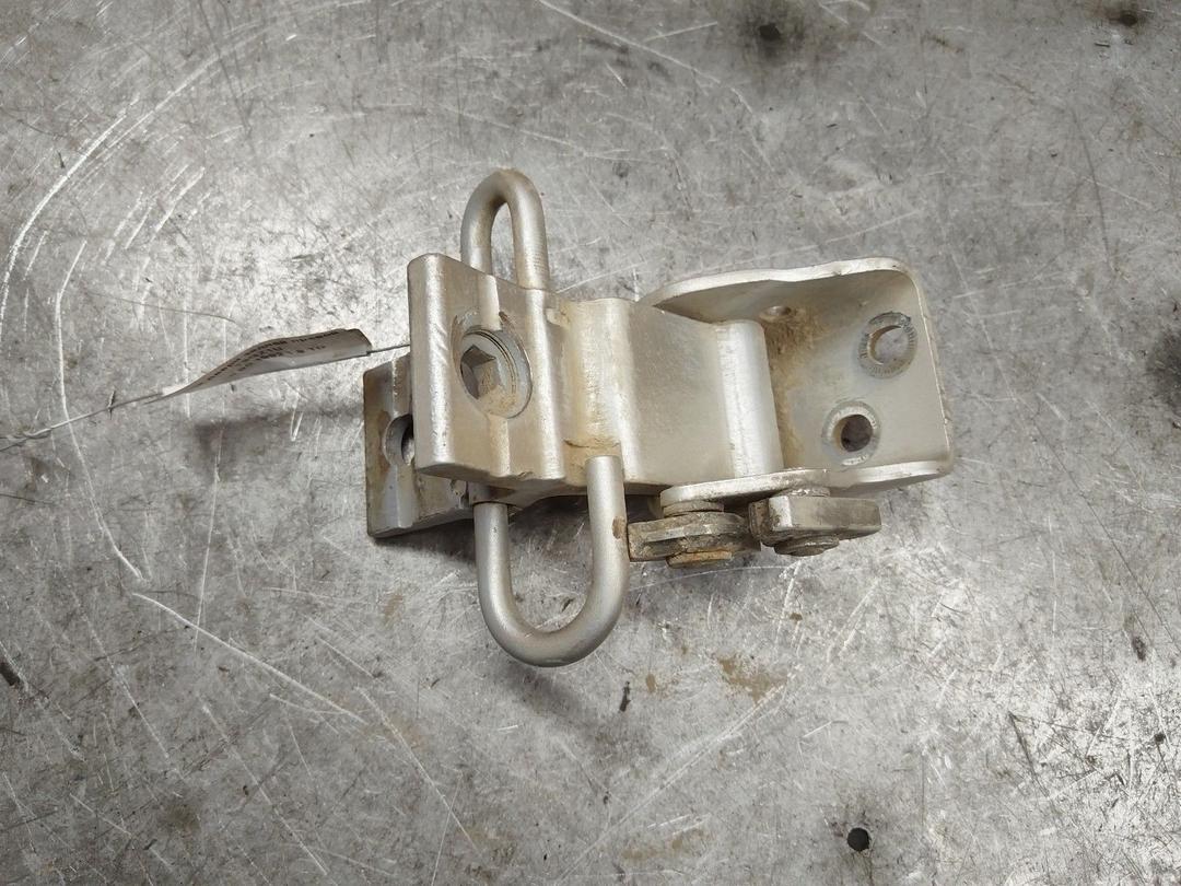 Петля двери задней правой T3GZ1U Audi 80 купить