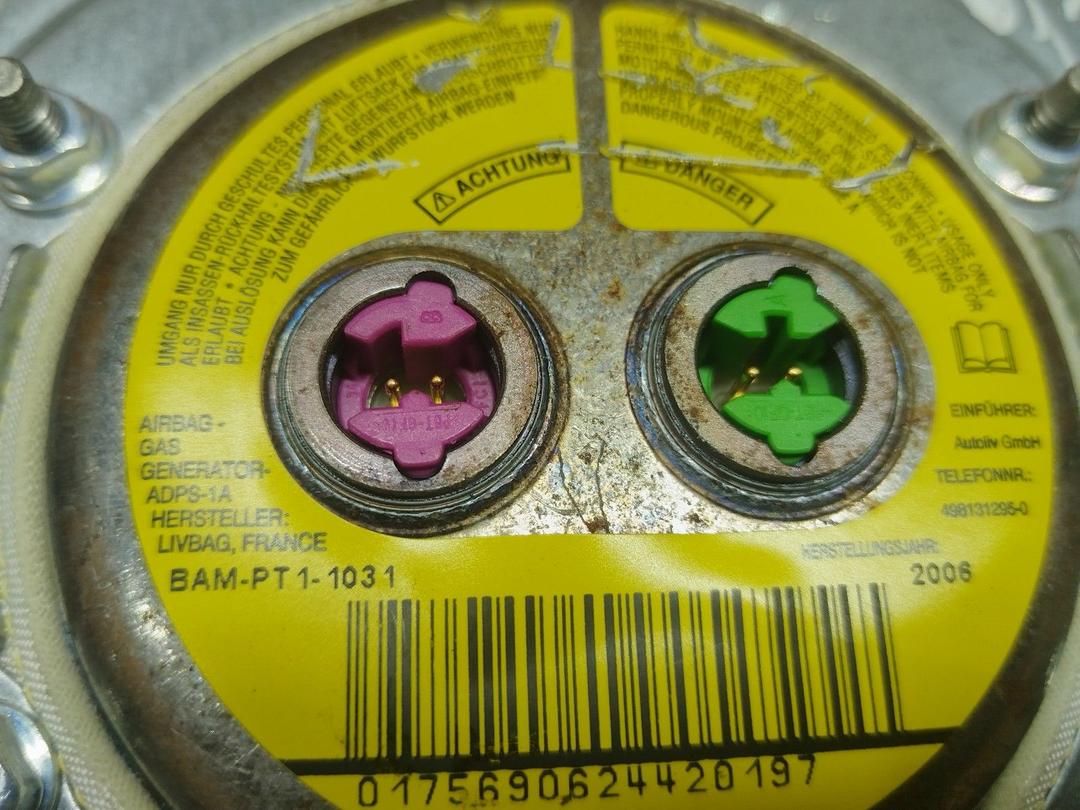 Подушка безопасности водителя FR2O4C Volvo S40 купить с доставкой. Огромный выбор запчастей и марок авто. У нас есть практически все.