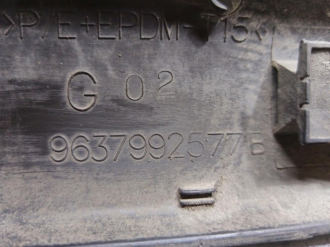 Молдинг двери передней левой B576OH Citroen C3 купить с доставкой