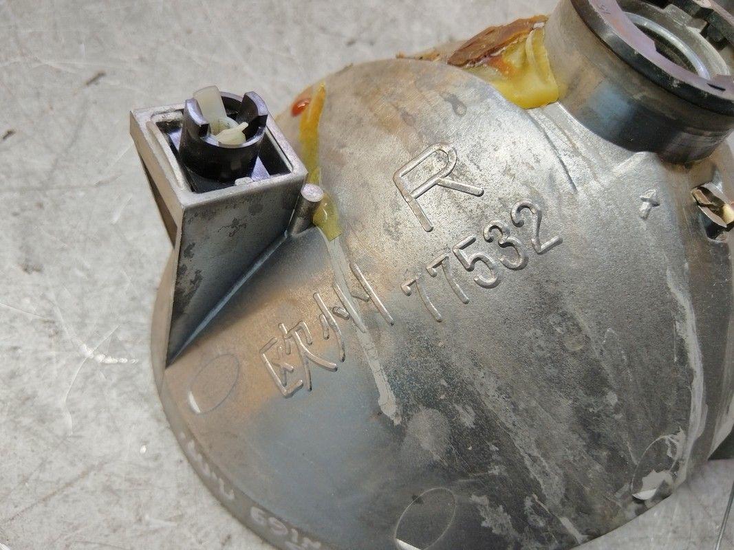 Отражатель фары 1A09JG Toyota Avensis Verso - Фото 10