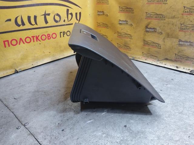 Бардачок S5RM27 Toyota Corolla Verso купить на авторазборке