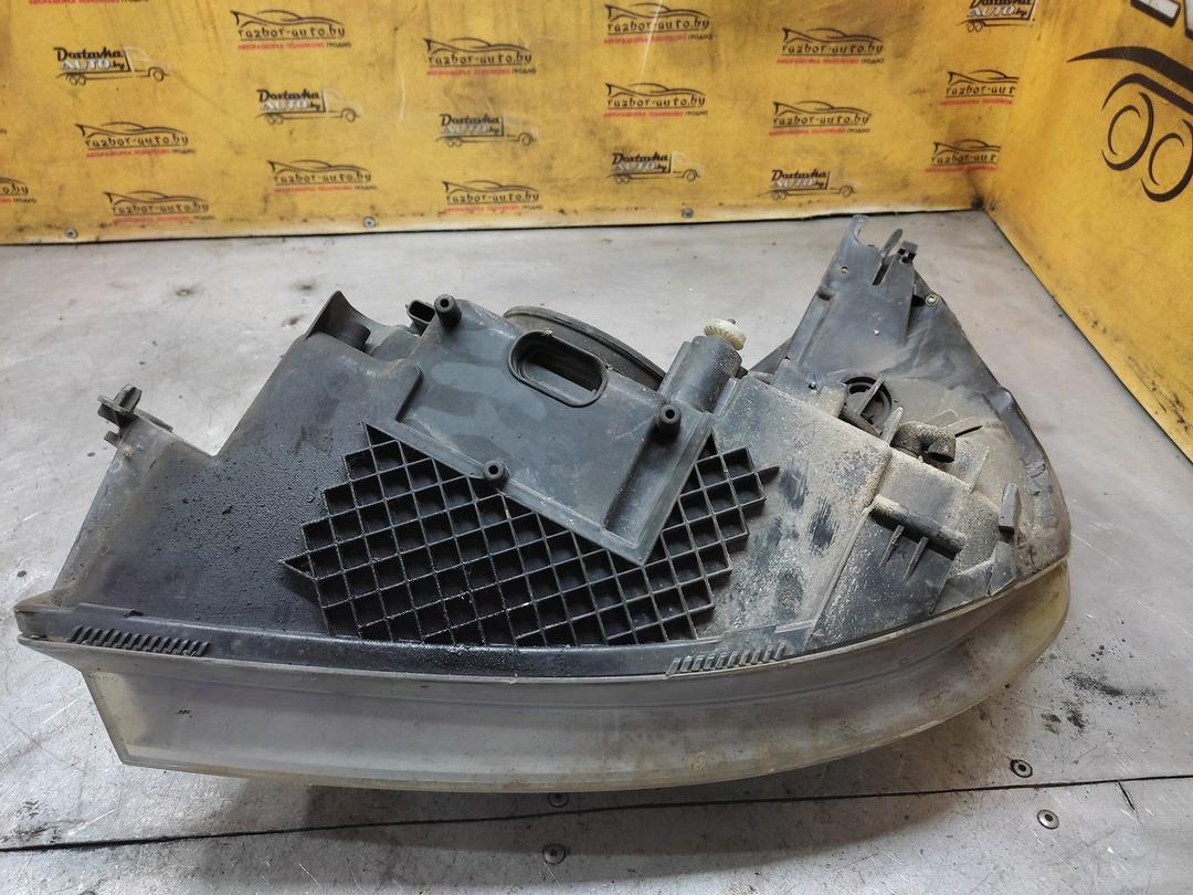 Фара правая 92A85W Renault Espace купить в магазине запчастей бу