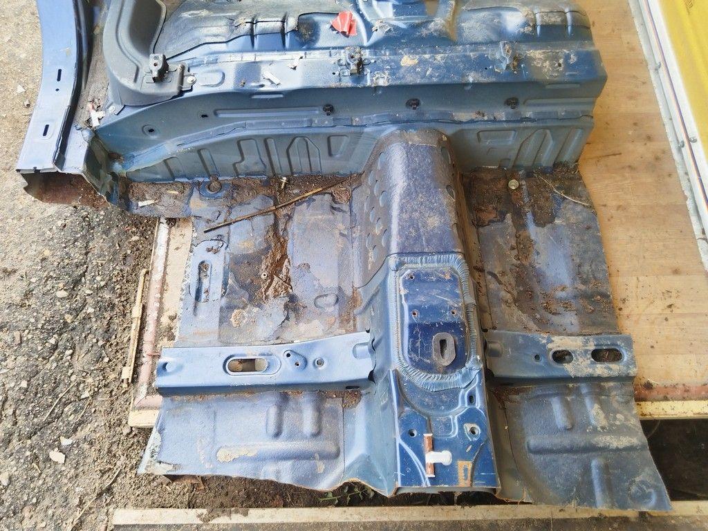 Крыло заднее правое M1CCSN Toyota Avensis undefined