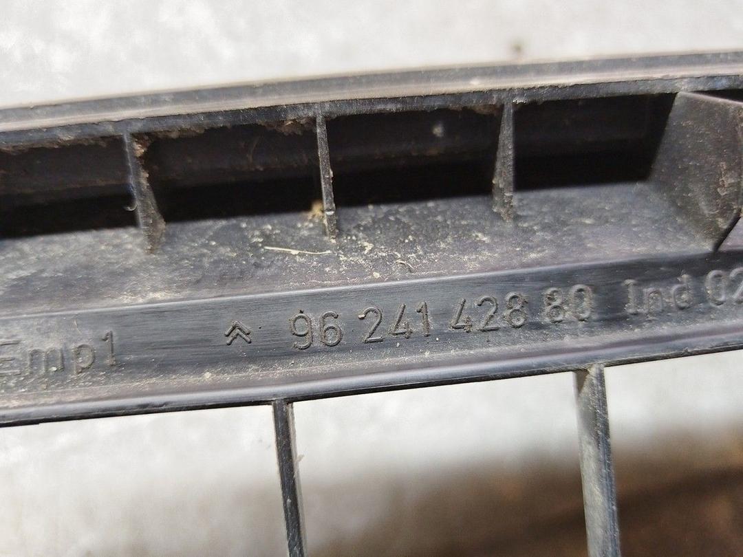 Решетка вентиляции кузова HOIK4Q Peugeot 406 - Фото 3