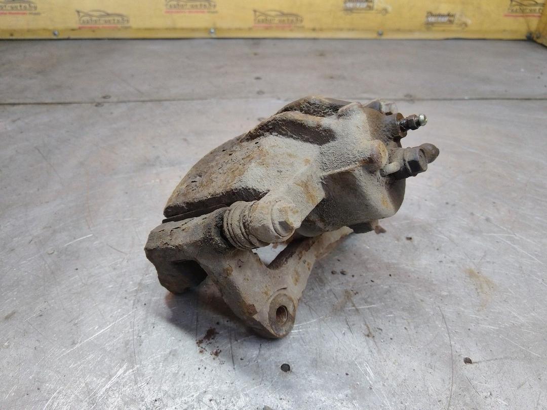 Суппорт передний правый Y5SY2X Toyota Corolla - Фото 2