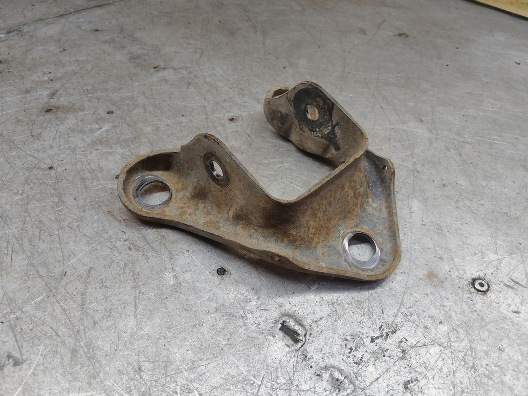 Кронштейн крепления балки подвески O124BD Opel Zafira купить с доставкой