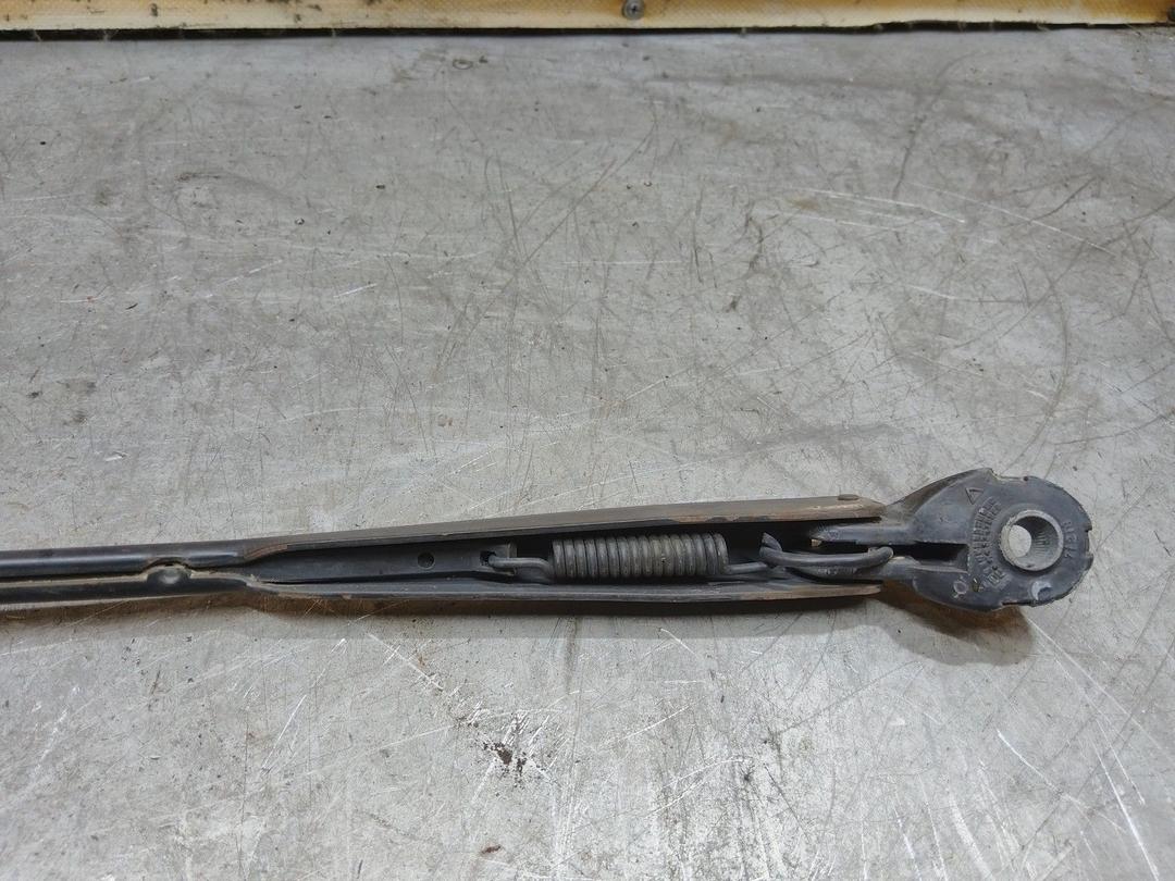 Щеткодержатель (поводок стеклоочистителя, дворник) 1IIDTD Renault Laguna купить с доставкой