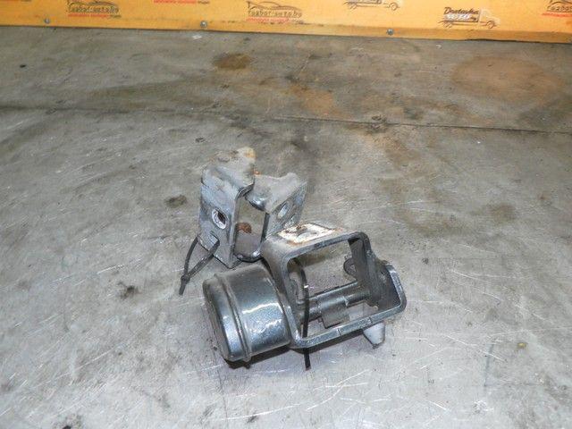 Петля двери передней правой 4ZNA9M Peugeot 207 купить