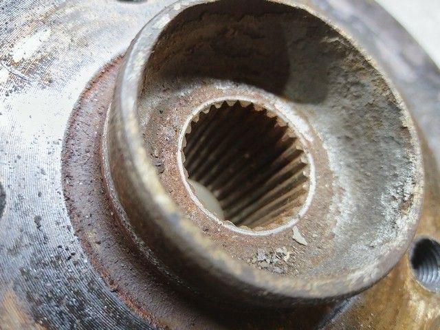 Кулак поворотный левый DVCZOU Renault Laguna купить