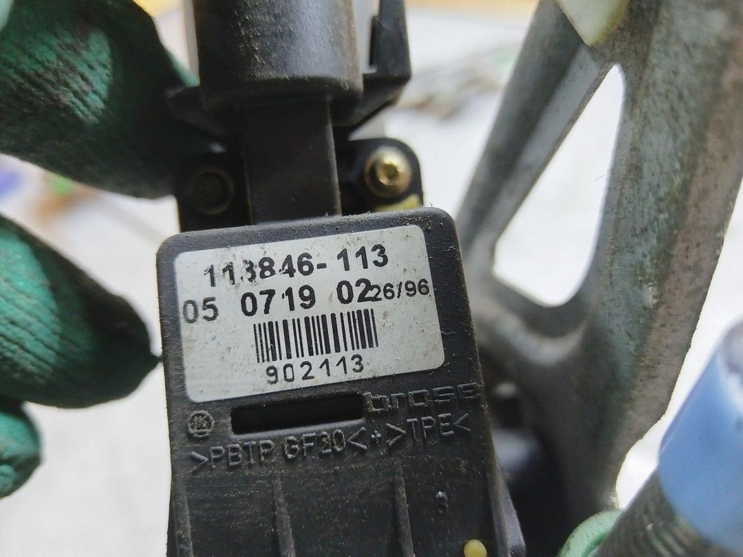 Стеклоподъемник электрический передний правый ZS6UKW Audi A4 купить в магазине запчастей бу