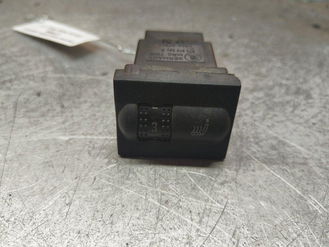 Кнопка подогрева сидений G7PB99 Skoda Fabia купить на авторазборке