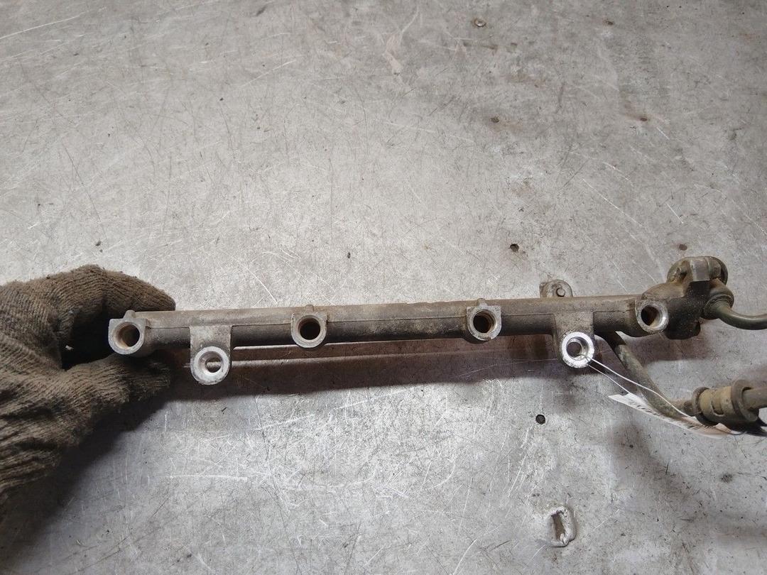 Топливная рампа BNEWE5 Mazda 626 - Фото 4