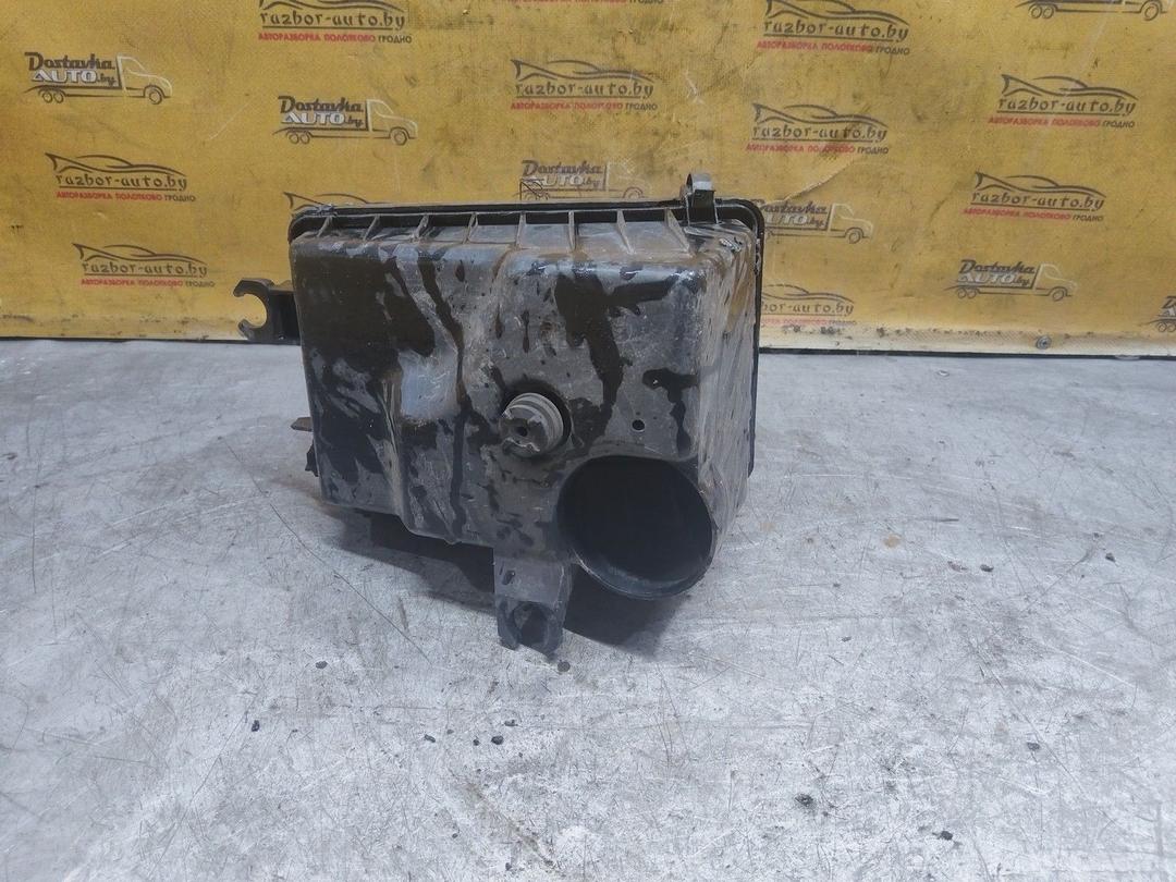 Корпус воздушного фильтра IIK4WK Mazda 323F undefined