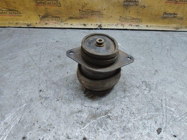 Подушка крепления двигателя MWFT0R Volkswagen Passat