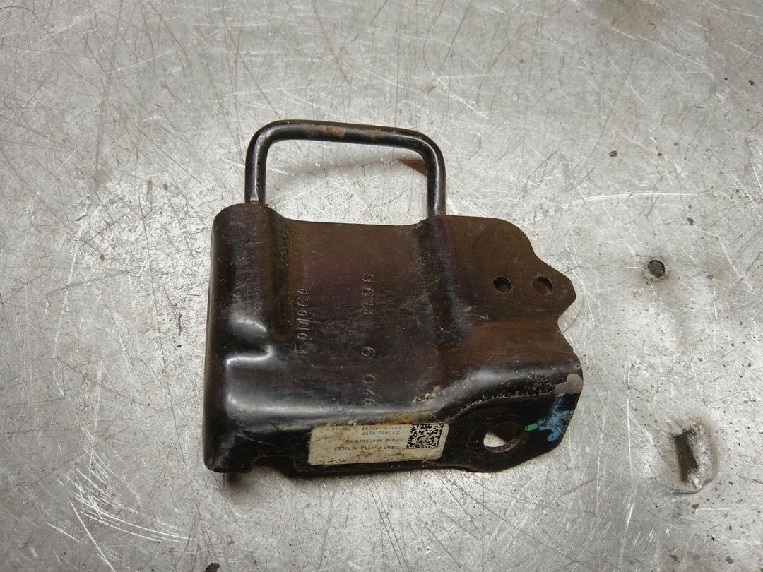 Замок спинки сиденья 8XRN0Q Ford Fusion