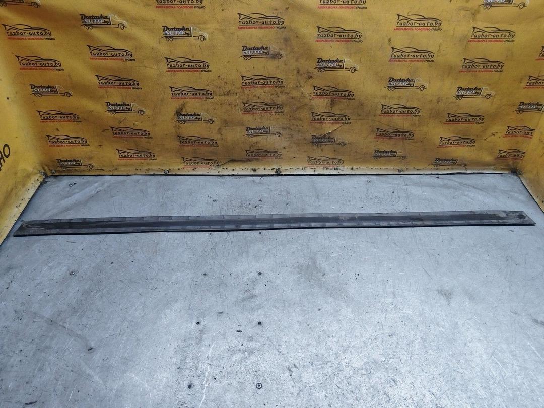 Молдинг двери передней правой KGTDDP Fiat Punto купить