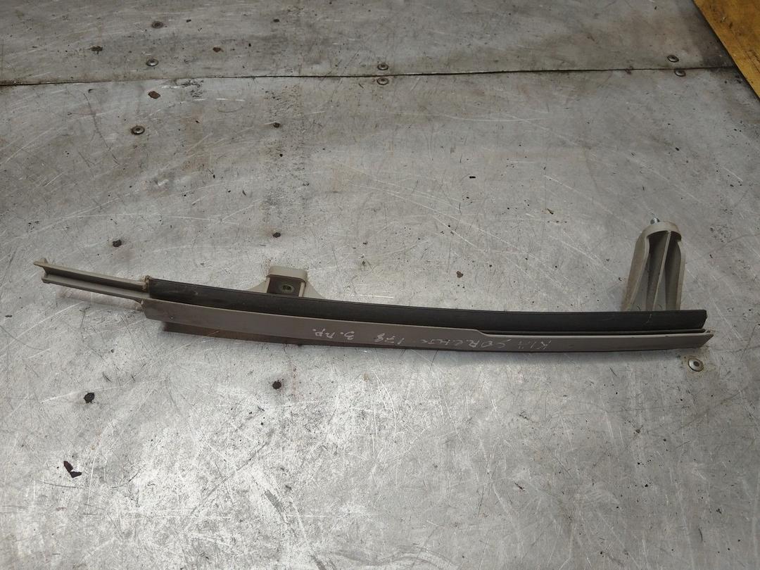 Направляющая стекла MI3TL8 Kia Sorento - Фото 3