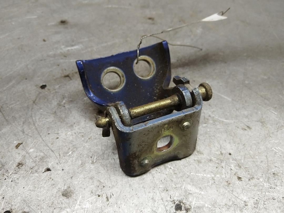 Петля двери задней правой 2J1Q2U Peugeot 307 купить