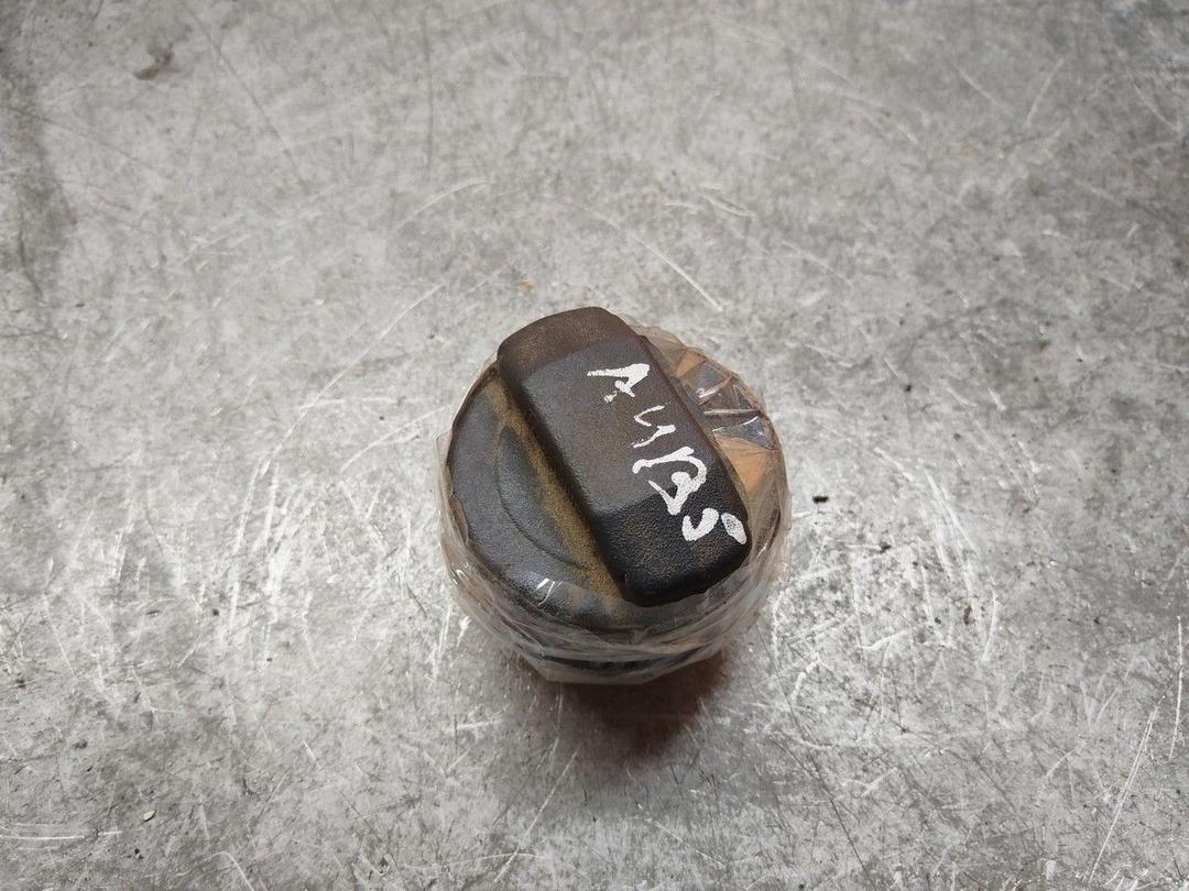 Крышка топливного бака UWU2BI Audi A4