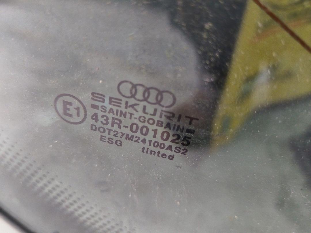 Стекло заднее O4GHVN Audi 80 купить