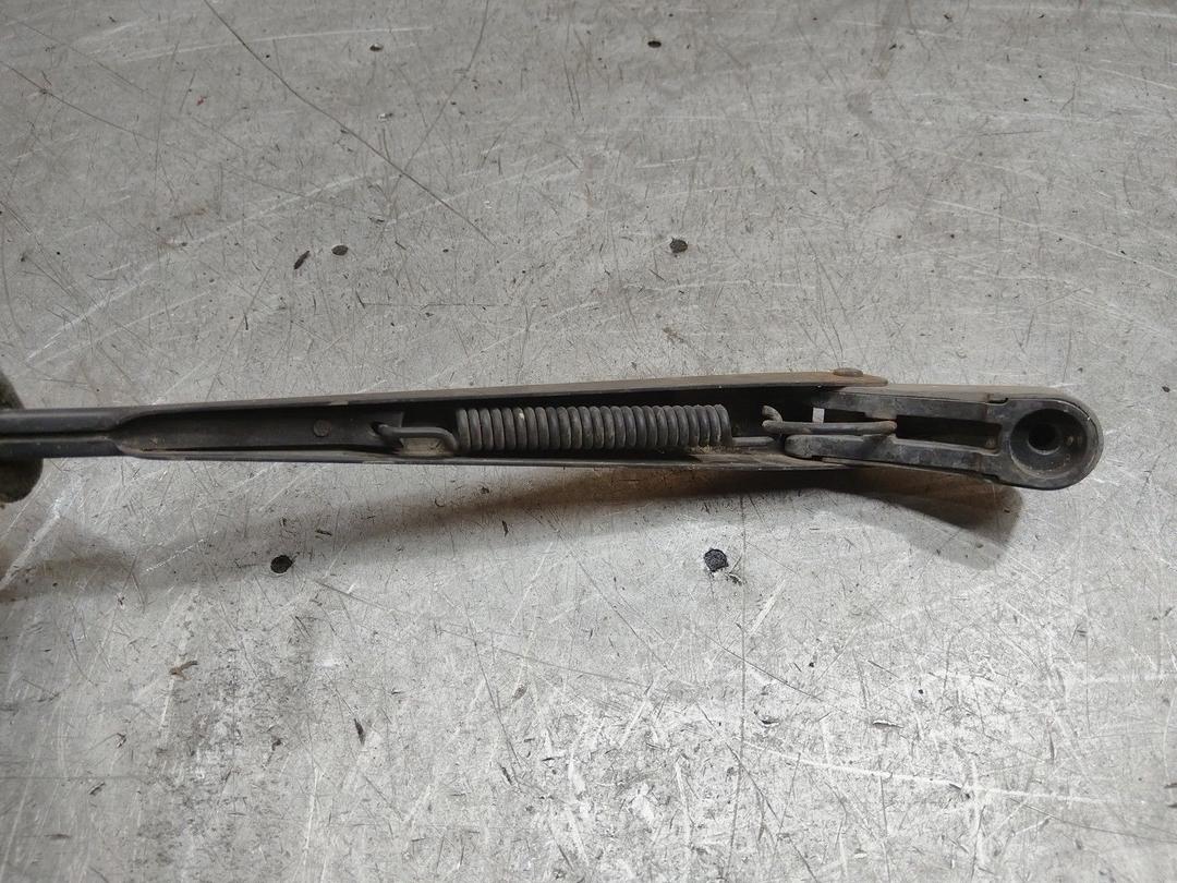 Щеткодержатель задний MO4ES9 Mazda 626 купить с доставкой