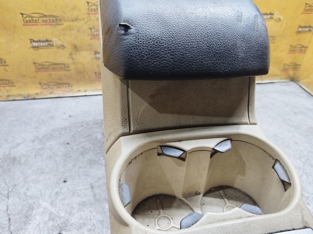 Подлокотник XW5CUR Ford C-Max купить в магазине запчастей бу